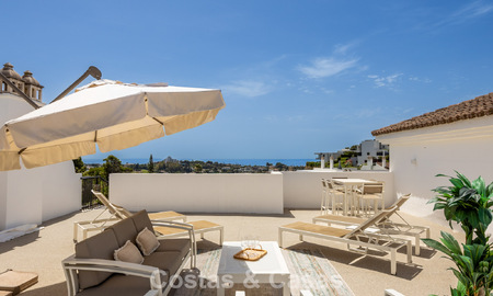 Turnkey, spacious apartment for sale in an Andalusian resort-style complex in Marbella - Benahavís 806256