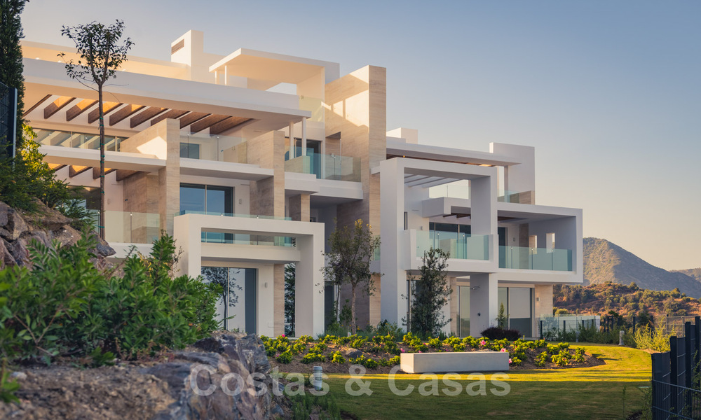 Apartments and villas for sale in Palo Alto, a luxury resort just minutes from Marbella town centre 805867
