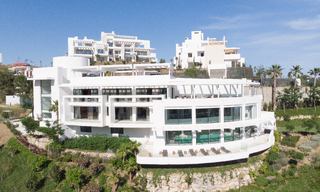 Apartments and villas for sale in Palo Alto, a luxury resort just minutes from Marbella town centre 805889 