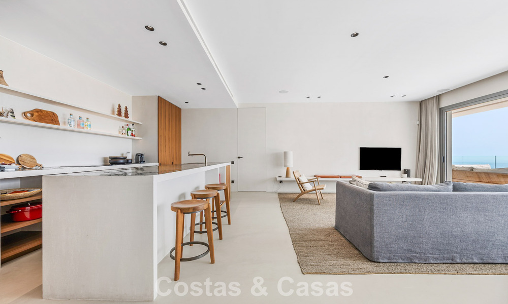 Eersteklas appartement met panoramisch zeezicht te koop in een omheind boutique complex in Marbella - Benahavis 806601