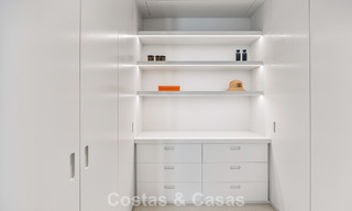 Eersteklas appartement met panoramisch zeezicht te koop in een omheind boutique complex in Marbella - Benahavis 806604 