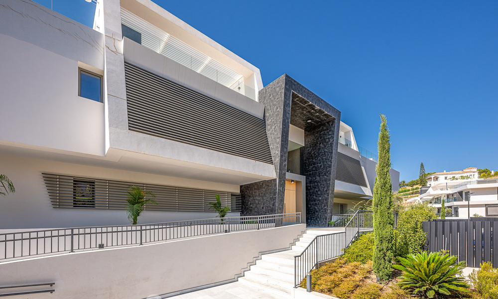 Eersteklas appartement met panoramisch zeezicht te koop in een omheind boutique complex in Marbella - Benahavis 806696