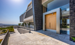 Eersteklas appartement met panoramisch zeezicht te koop in een omheind boutique complex in Marbella - Benahavis 806697 
