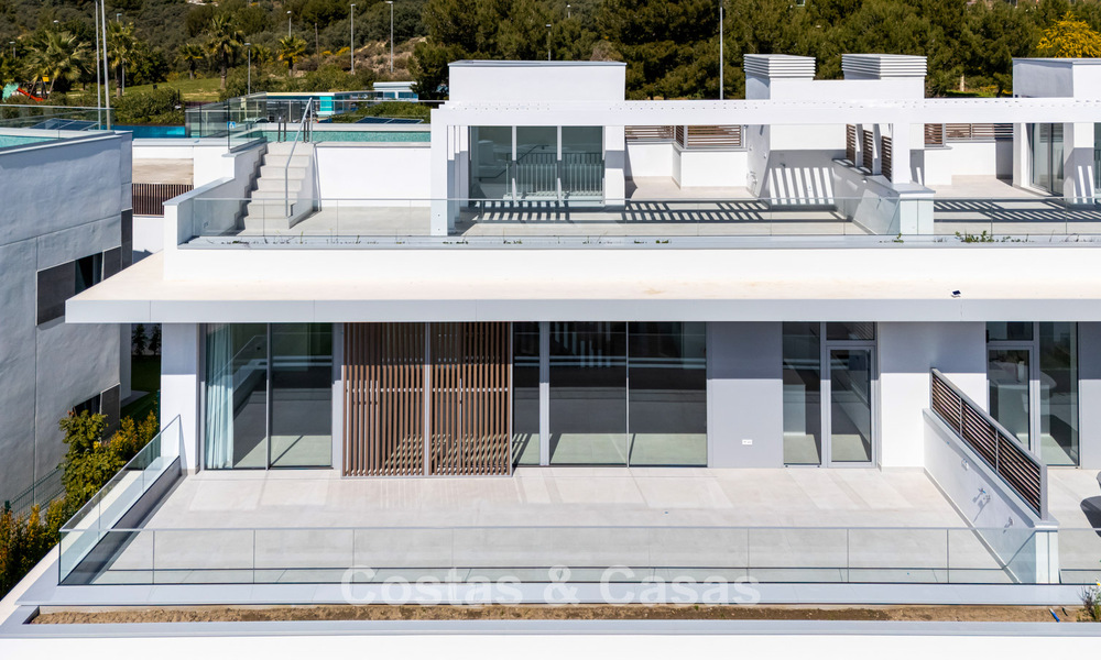 Brand-new, spacious, luxury, duplex penthouse with private pool and sea views for sale on the golf course in East Marbella 806342