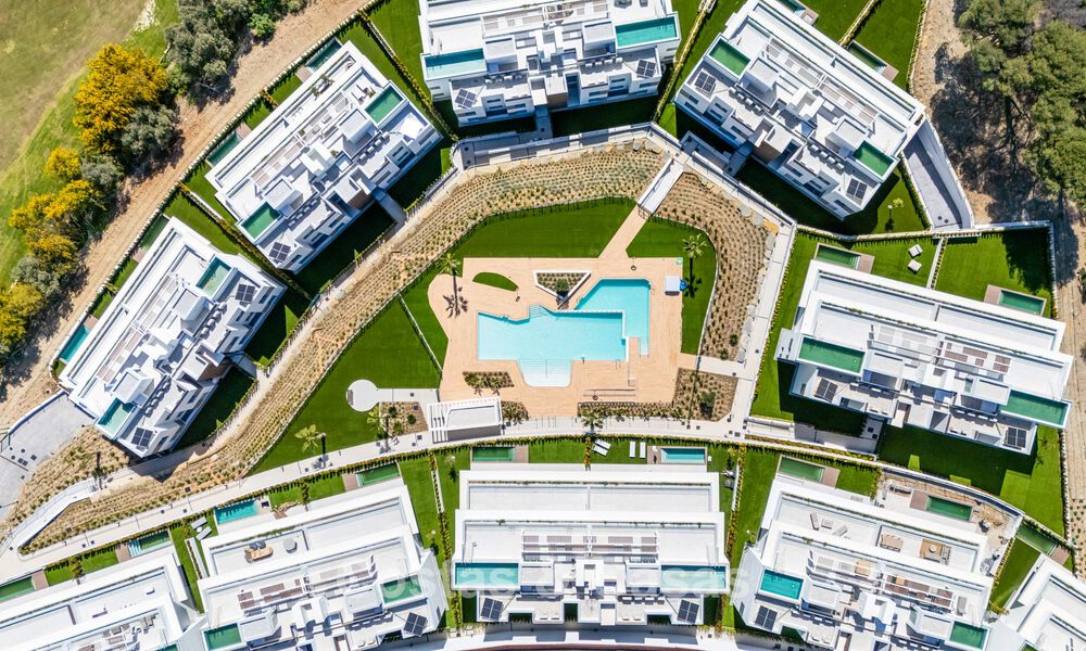 Brand-new, spacious, luxury, duplex penthouse with private pool and sea views for sale on the golf course in East Marbella 806345