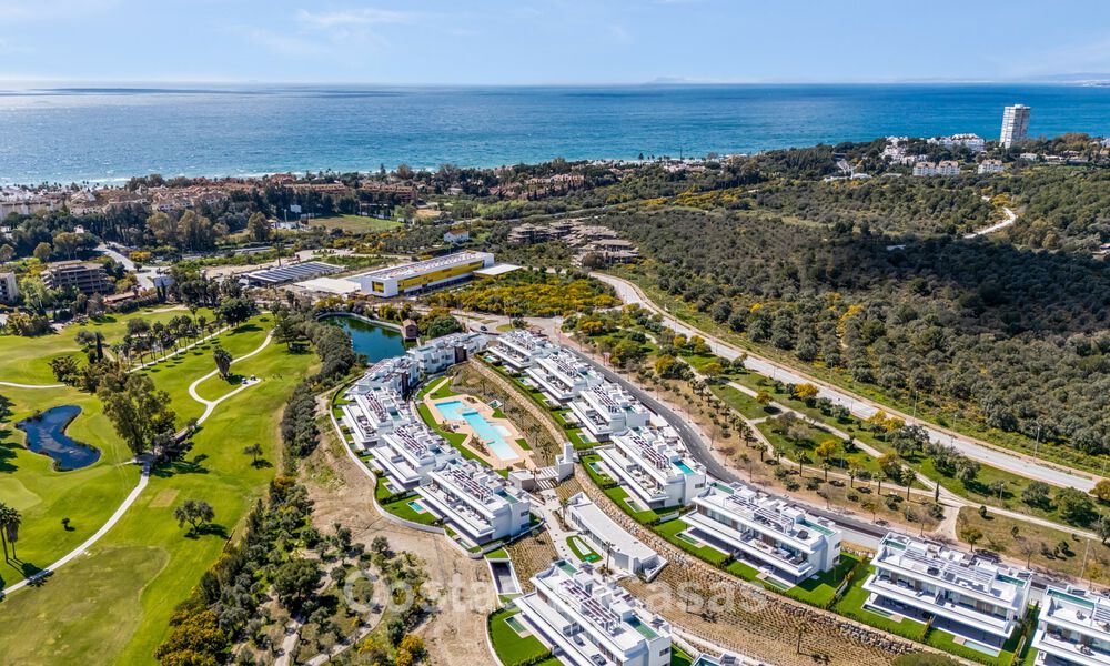 Brand-new, spacious, luxury, duplex penthouse with private pool and sea views for sale on the golf course in East Marbella 806346