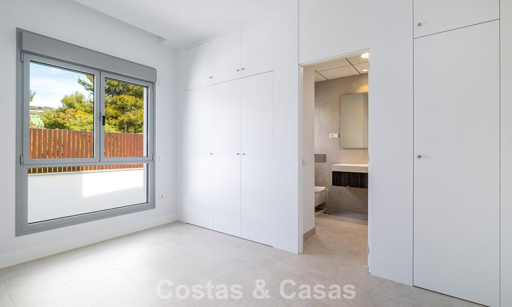 Brand-new, spacious, luxury, duplex penthouse with private pool and sea views for sale on the golf course in East Marbella 806358