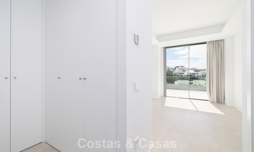 Brand-new, spacious, luxury, duplex penthouse with private pool and sea views for sale on the golf course in East Marbella 806362