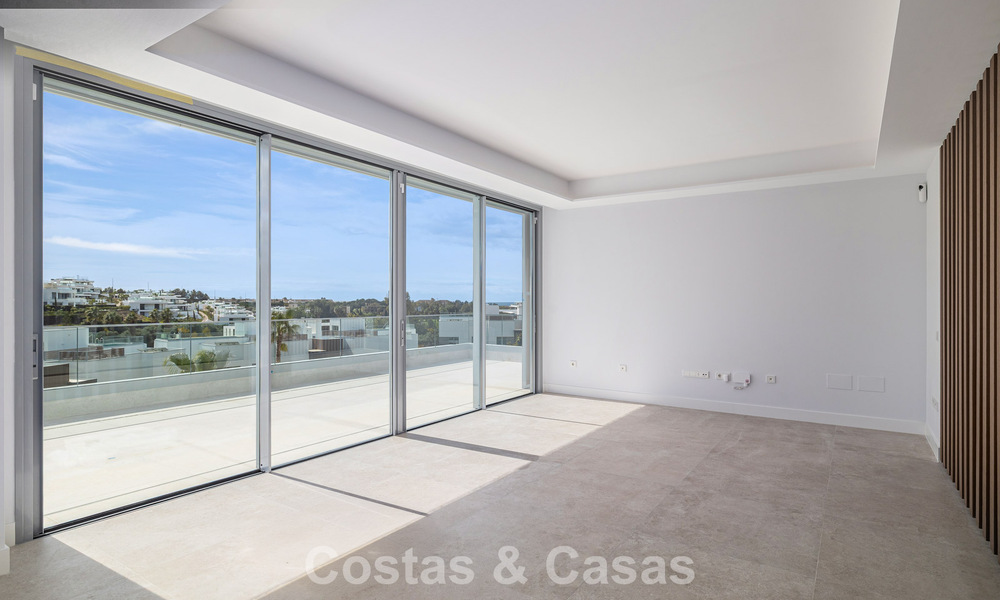 Brand-new, spacious, luxury, duplex penthouse with private pool and sea views for sale on the golf course in East Marbella 806366