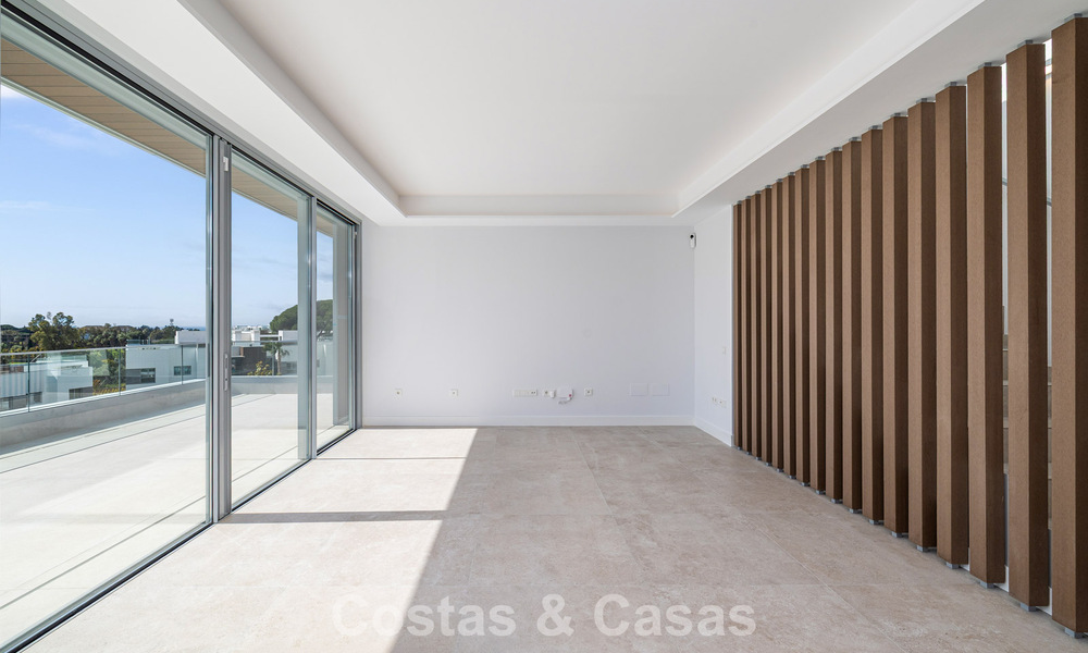 Brand-new, spacious, luxury, duplex penthouse with private pool and sea views for sale on the golf course in East Marbella 806368