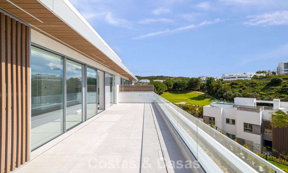 Brand-new, spacious, luxury, duplex penthouse with private pool and sea views for sale on the golf course in East Marbella 806370