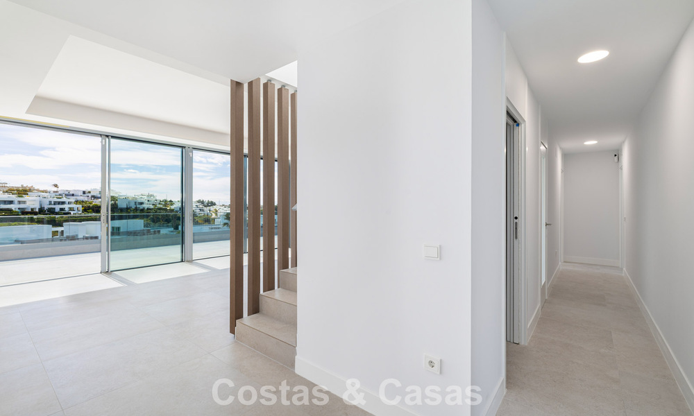 Brand-new, spacious, luxury, duplex penthouse with private pool and sea views for sale on the golf course in East Marbella 806374