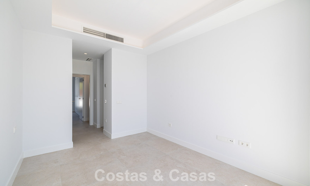 Brand-new, spacious, luxury, duplex penthouse with private pool and sea views for sale on the golf course in East Marbella 806376