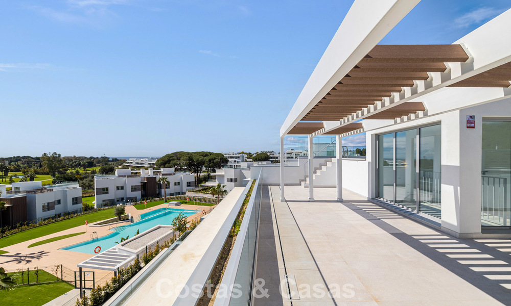 Brand-new, spacious, luxury, duplex penthouse with private pool and sea views for sale on the golf course in East Marbella 806378