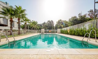 Modern penthouse with generous solarium for sale just a stone’s throw from the beach in Elviria, East Marbella 806388 