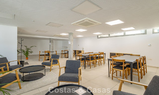 Modern penthouse with generous solarium for sale just a stone’s throw from the beach in Elviria, East Marbella 806390 