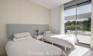 Modern penthouse with generous solarium for sale just a stone’s throw from the beach in Elviria, East Marbella 806395 