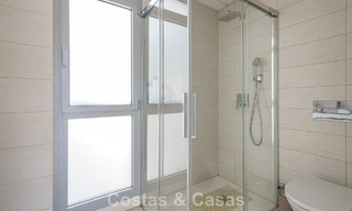 Modern penthouse with generous solarium for sale just a stone’s throw from the beach in Elviria, East Marbella 806409 