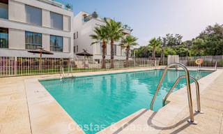 Modern penthouse with generous solarium for sale just a stone’s throw from the beach in Elviria, East Marbella 806413 