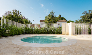Modern penthouse with generous solarium for sale just a stone’s throw from the beach in Elviria, East Marbella 806419 