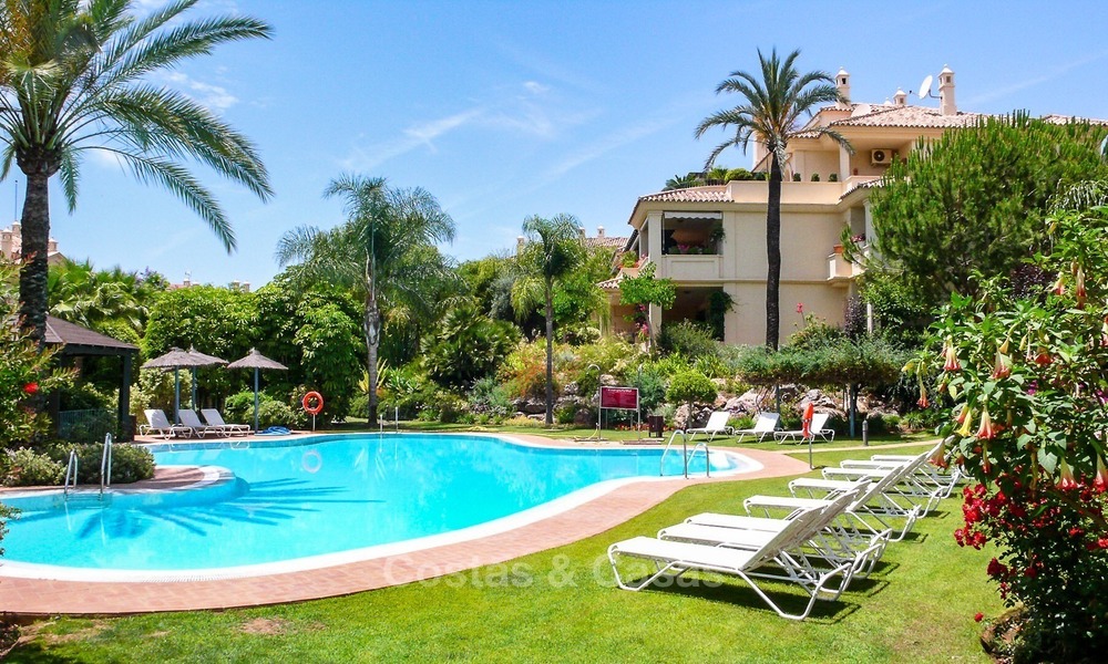 Luxury apartments and penthouses for sale in an exclusive first line golf complex in Nueva-Andalucia, Marbella 2317