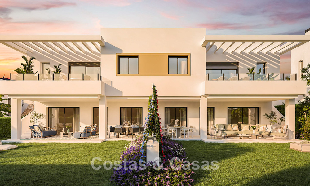 Semi-detached new-build villas for sale in a golf setting in Estepona 806425