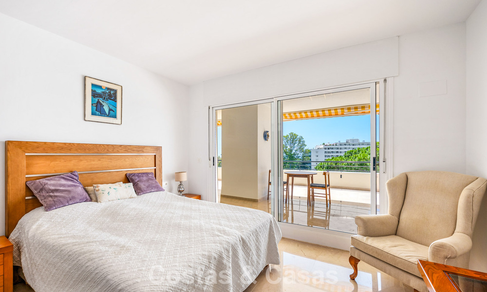 Luxury duplex penthouse for sale directly on the golf course, close to all amenities in Guadalmina Alta and San Pedro, Marbella 806438
