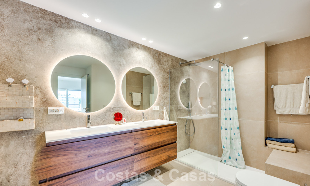 Luxury duplex penthouse for sale directly on the golf course, close to all amenities in Guadalmina Alta and San Pedro, Marbella 806443