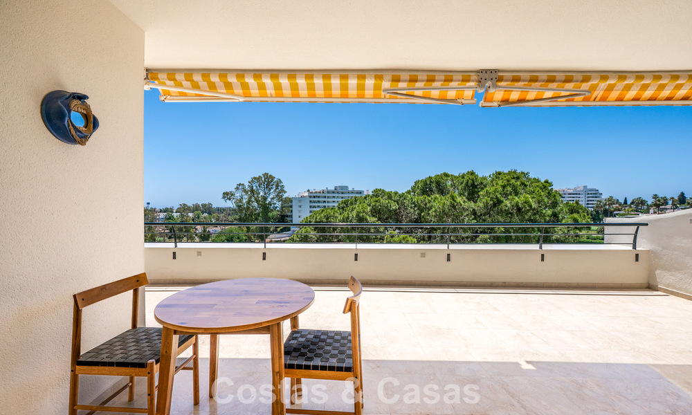 Luxury duplex penthouse for sale directly on the golf course, close to all amenities in Guadalmina Alta and San Pedro, Marbella 806444