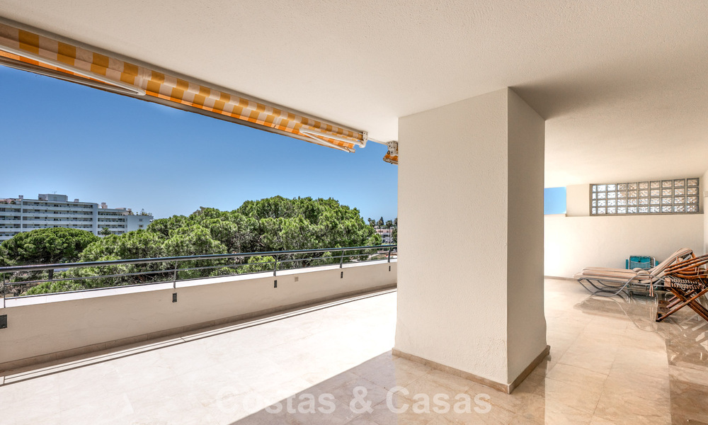 Luxury duplex penthouse for sale directly on the golf course, close to all amenities in Guadalmina Alta and San Pedro, Marbella 806445