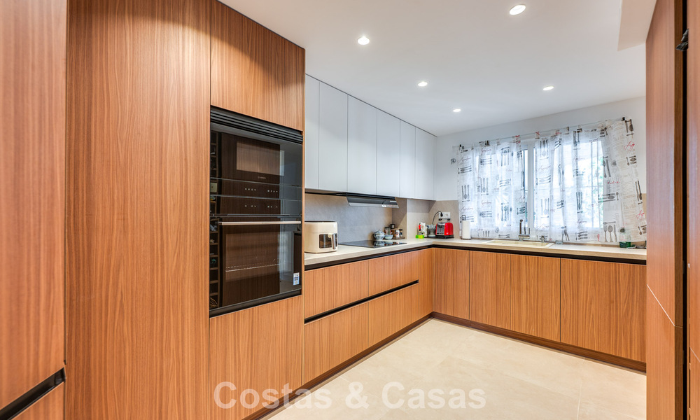 Luxury duplex penthouse for sale directly on the golf course, close to all amenities in Guadalmina Alta and San Pedro, Marbella 806453