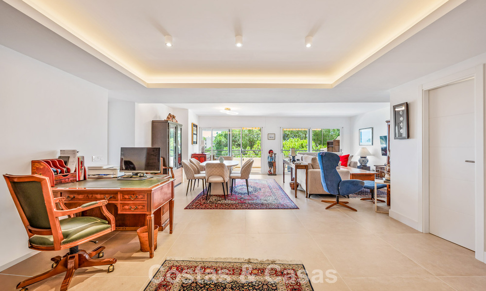 Luxury duplex penthouse for sale directly on the golf course, close to all amenities in Guadalmina Alta and San Pedro, Marbella 806456