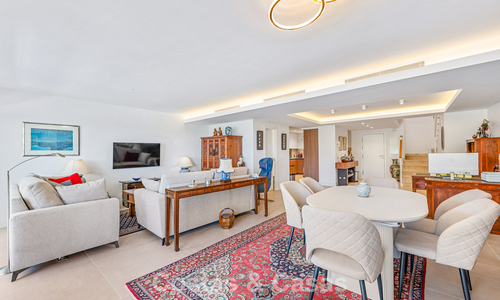 Luxury duplex penthouse for sale directly on the golf course, close to all amenities in Guadalmina Alta and San Pedro, Marbella 806463