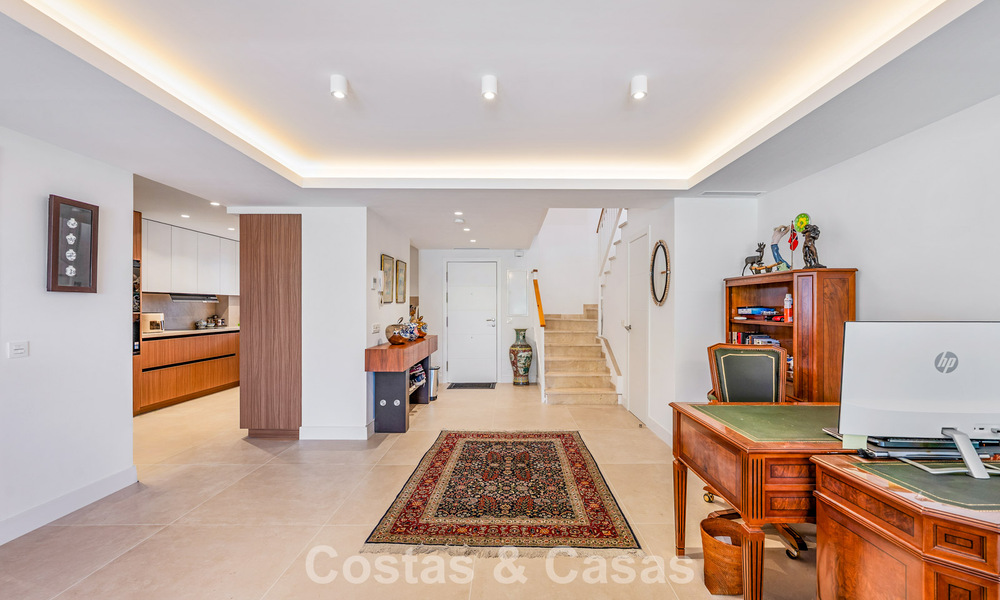 Luxury duplex penthouse for sale directly on the golf course, close to all amenities in Guadalmina Alta and San Pedro, Marbella 806464