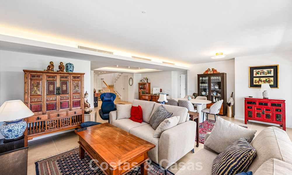 Luxury duplex penthouse for sale directly on the golf course, close to all amenities in Guadalmina Alta and San Pedro, Marbella 806465