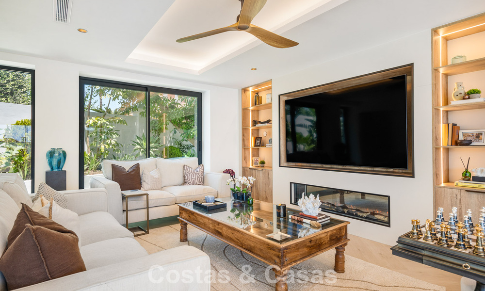 Brand-new modern family villa with swimming pool for sale on the New Golden Mile between Marbella and Estepona 806607