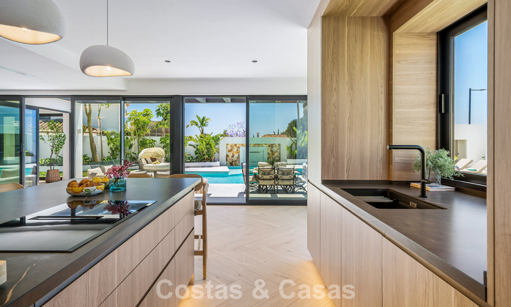 Brand-new modern family villa with swimming pool for sale on the New Golden Mile between Marbella and Estepona 806608