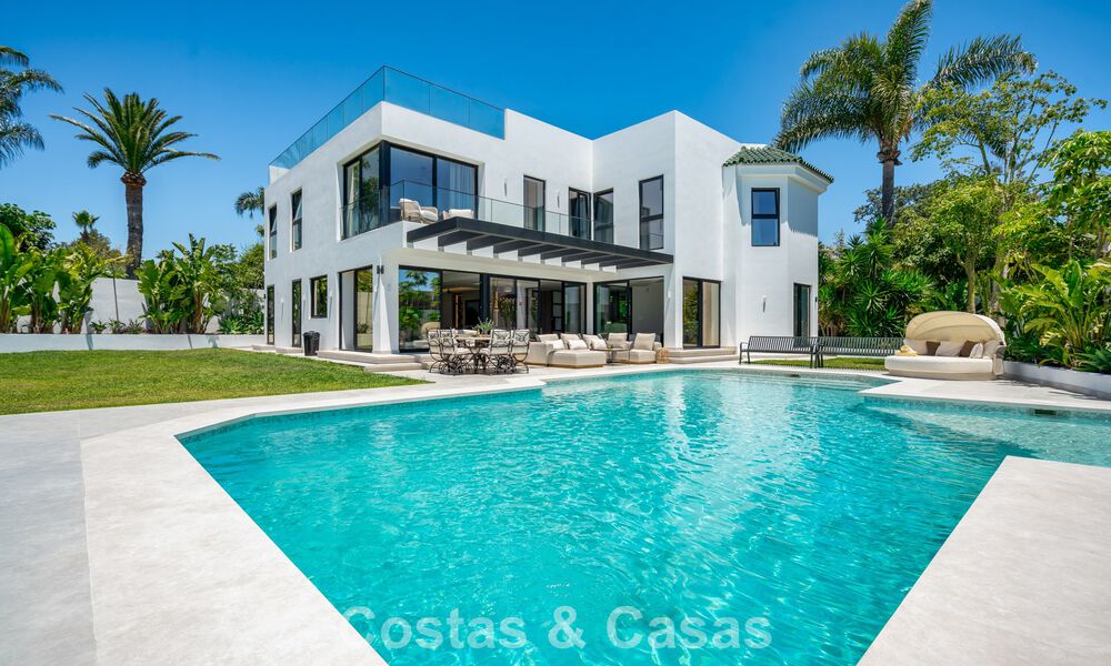 Brand-new modern family villa with swimming pool for sale on the New Golden Mile between Marbella and Estepona 806610