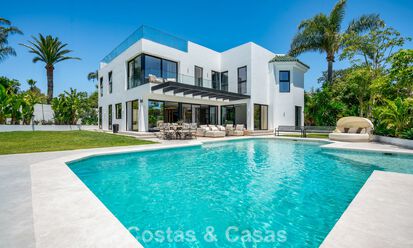 Brand-new modern family villa with swimming pool for sale on the New Golden Mile between Marbella and Estepona 806610