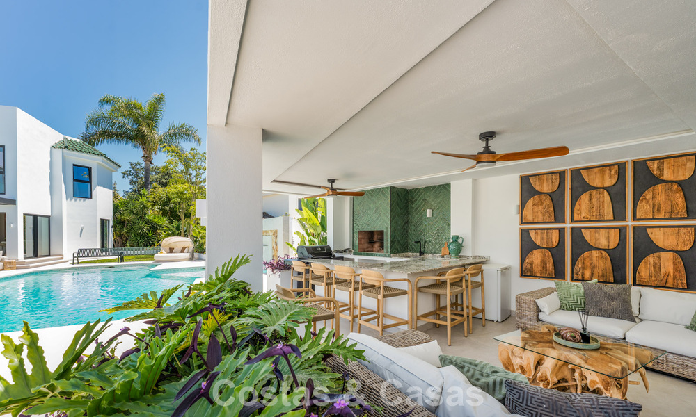Brand-new modern family villa with swimming pool for sale on the New Golden Mile between Marbella and Estepona 806632