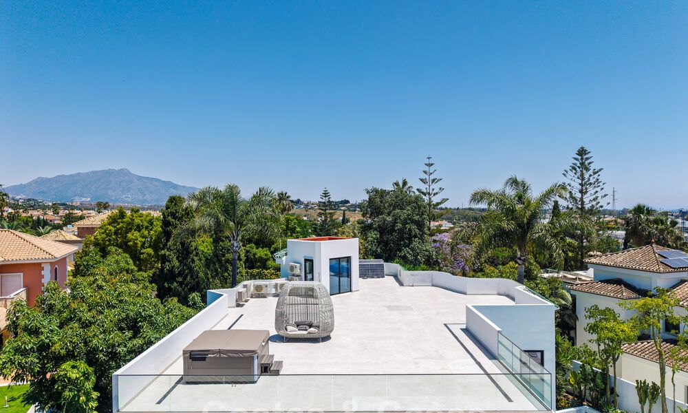Brand-new modern family villa with swimming pool for sale on the New Golden Mile between Marbella and Estepona 806642
