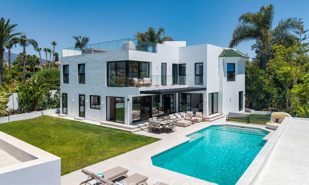 Brand-new modern family villa with swimming pool for sale on the New Golden Mile between Marbella and Estepona 806643