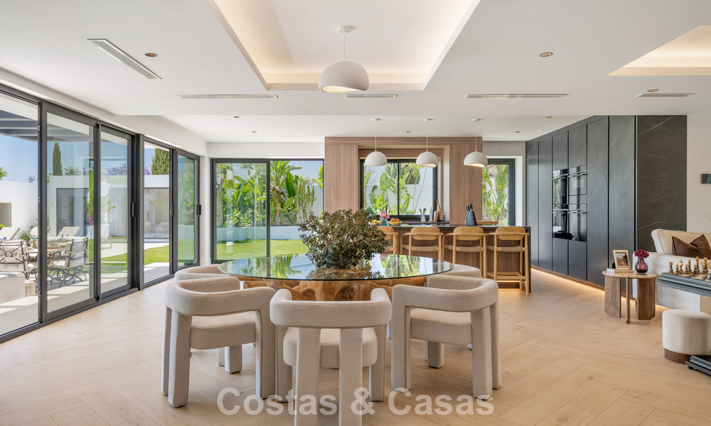 Brand-new modern family villa with swimming pool for sale on the New Golden Mile between Marbella and Estepona 806646