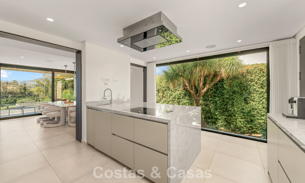 5-bedroom contemporary villa for sale frontline golf in Nueva Andalucía, Marbella 806782
