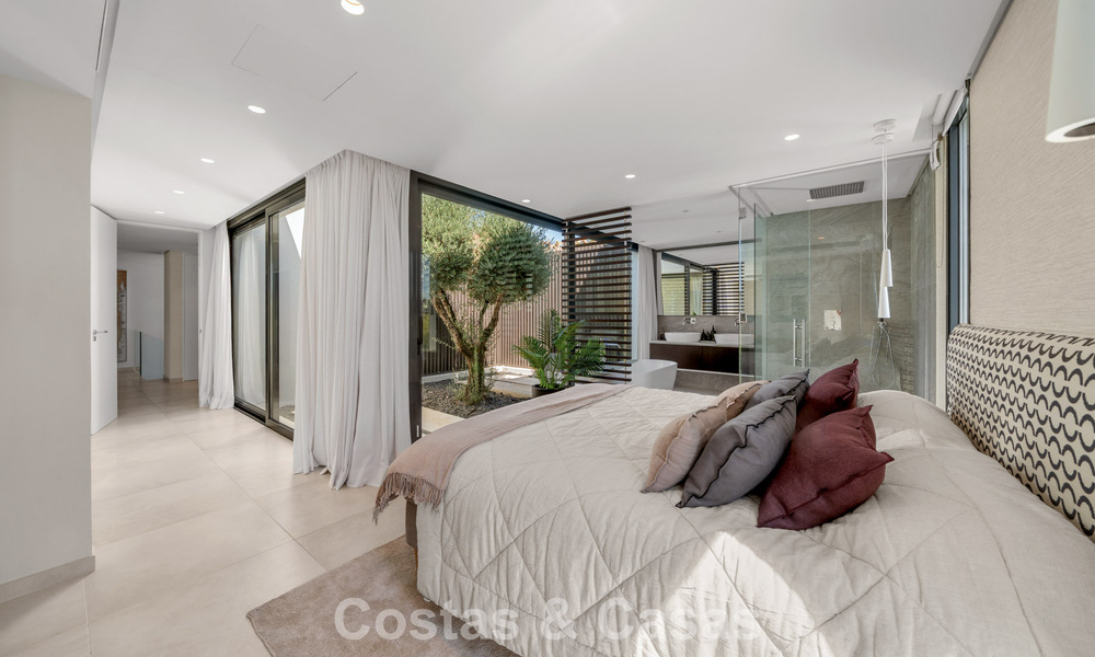 5-bedroom contemporary villa for sale frontline golf in Nueva Andalucía, Marbella 806799