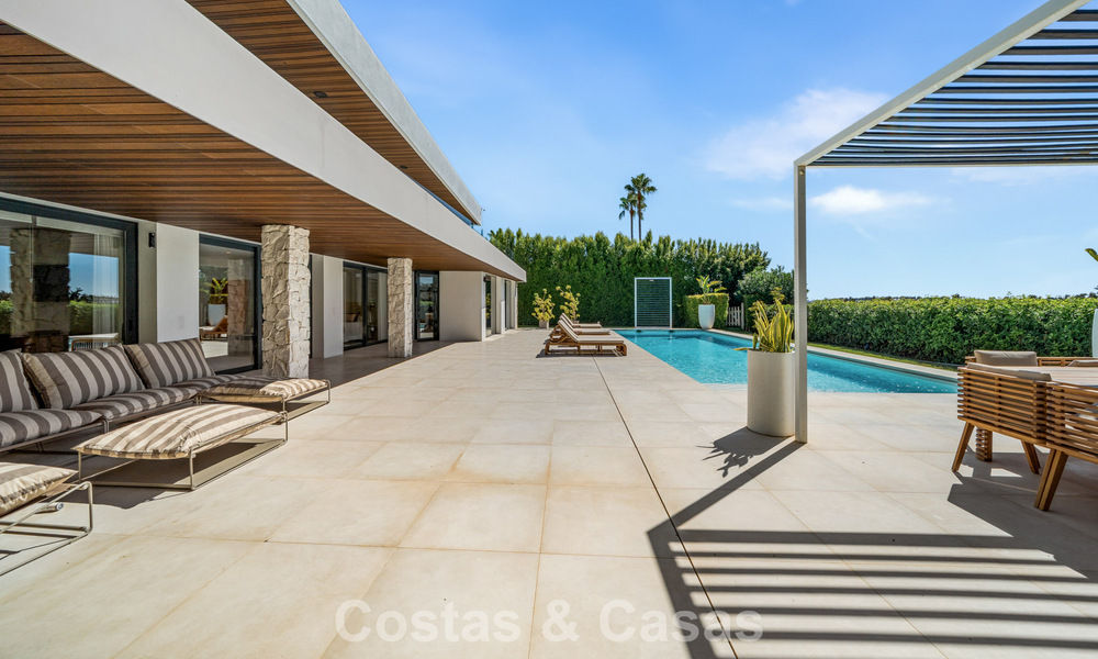 5-bedroom contemporary villa for sale frontline golf in Nueva Andalucía, Marbella 806806