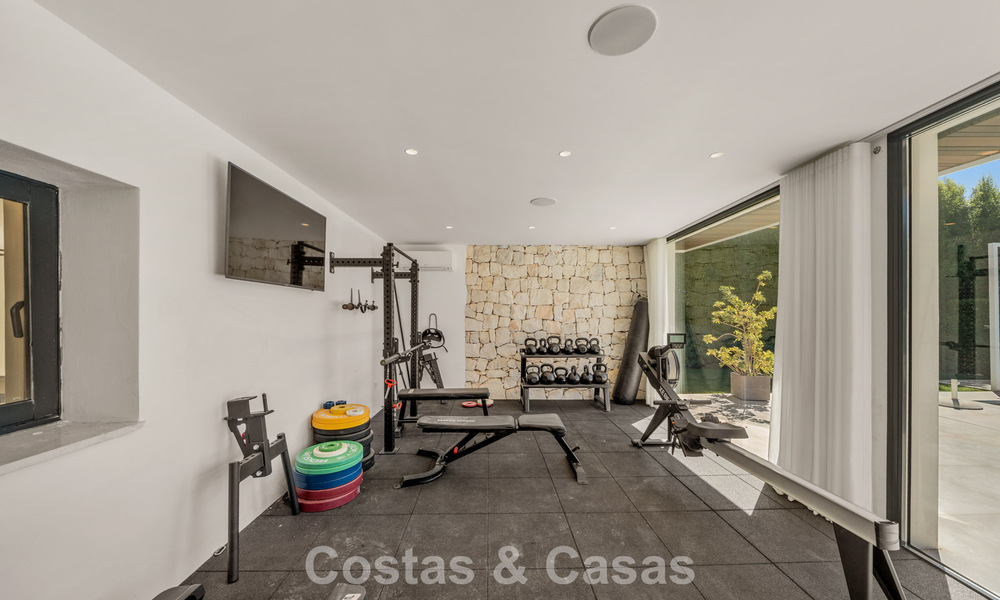 5-bedroom contemporary villa for sale frontline golf in Nueva Andalucía, Marbella 806807