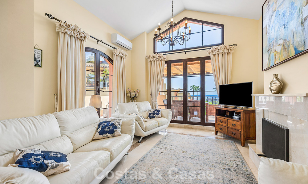 Bright corner penthouse with 360° views in Los Arqueros Golf Resort, Marbella - Benahavís 806845