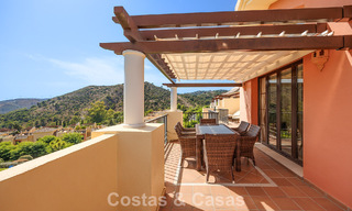 Bright corner penthouse with 360° views in Los Arqueros Golf Resort, Marbella - Benahavís 806849 
