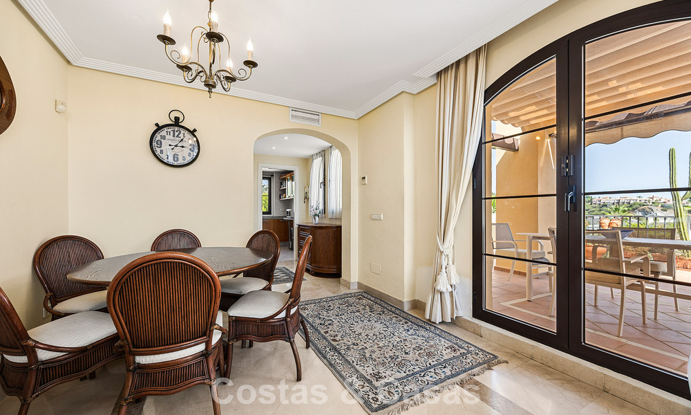 Bright corner penthouse with 360° views in Los Arqueros Golf Resort, Marbella - Benahavís 806850